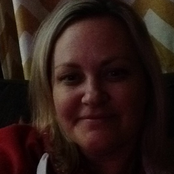 Meet your Posher, Laura - Picture 1 of 1